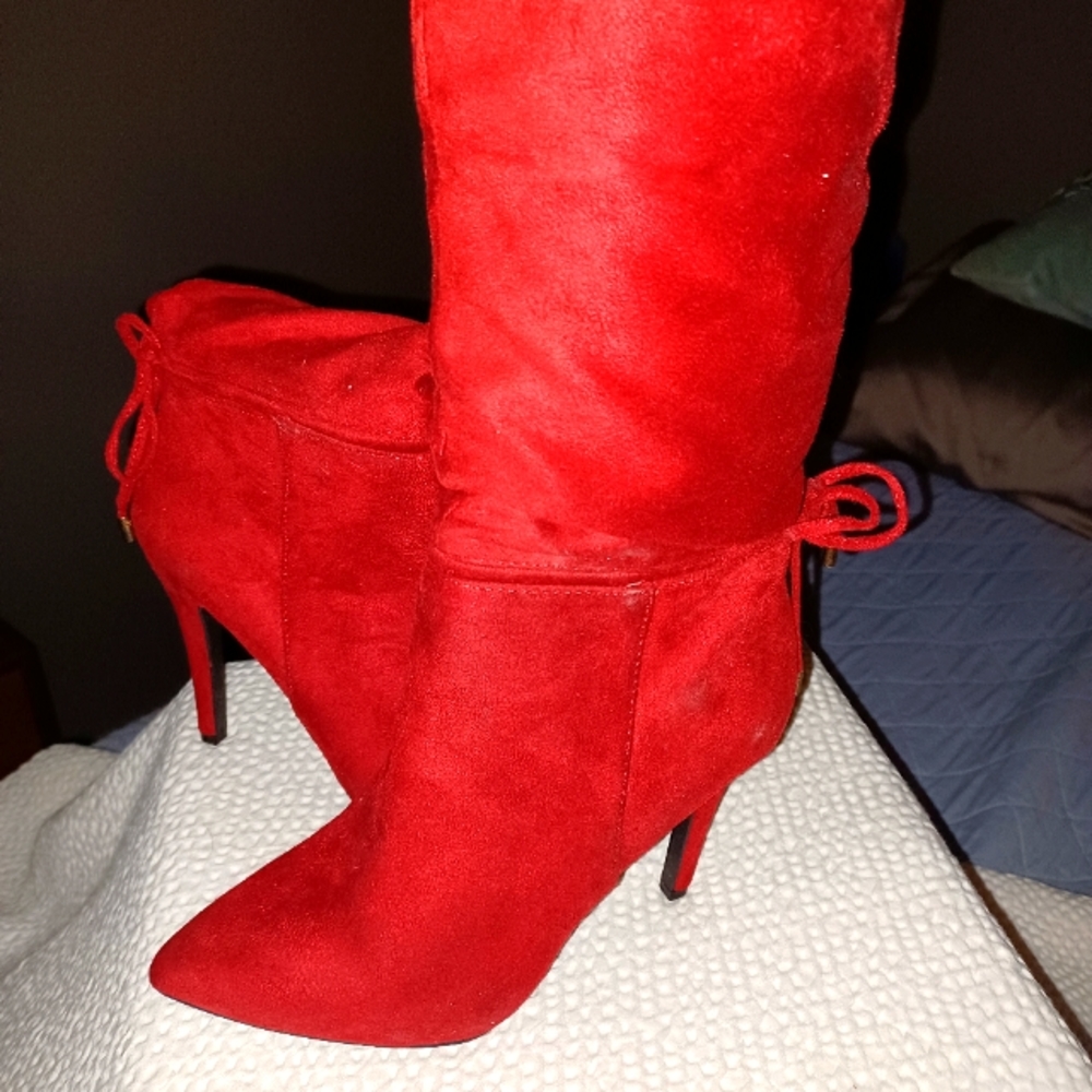 RED Boots 👢 😍 1/2 calf, 3" heel, suede material, NWOT size 7 medium